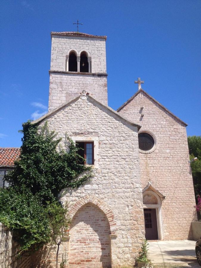 Apartment In Slatine With Terrace, Air Conditioning, Wi-Fi Trogir Exterior photo